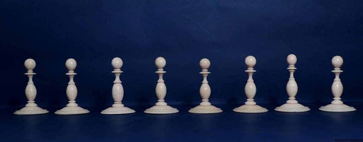 Antique Crown Chess Set