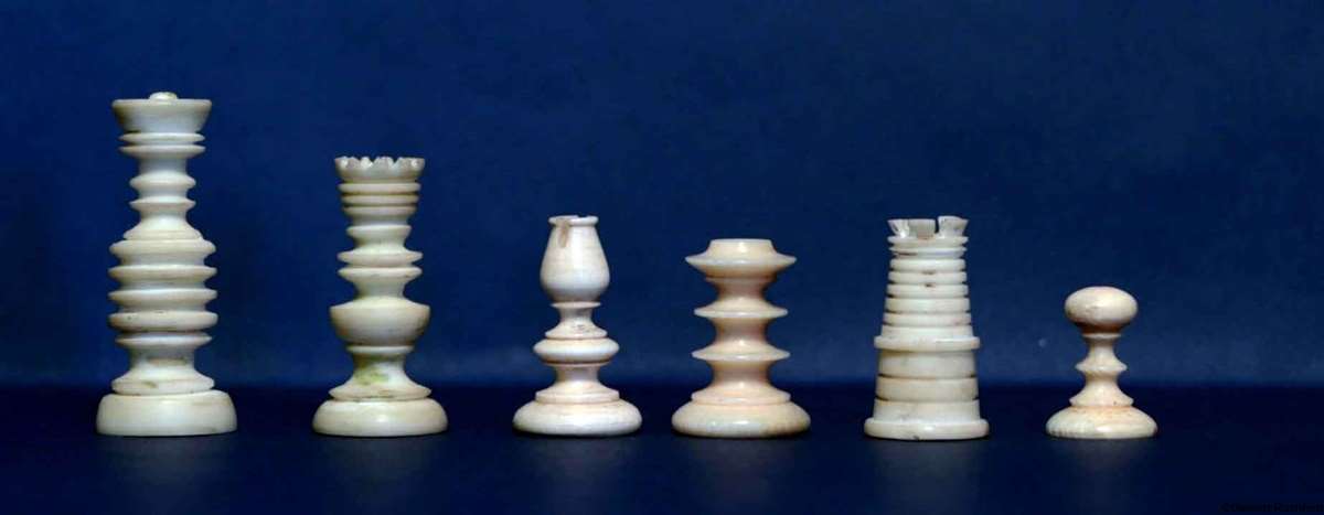  Miniature 18th Century English chess set