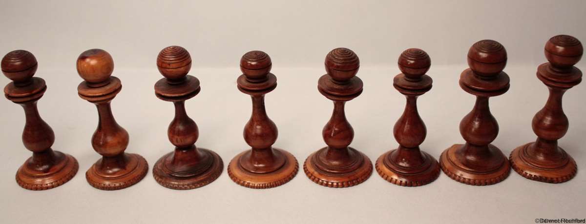 Antique Killarney Chess Set