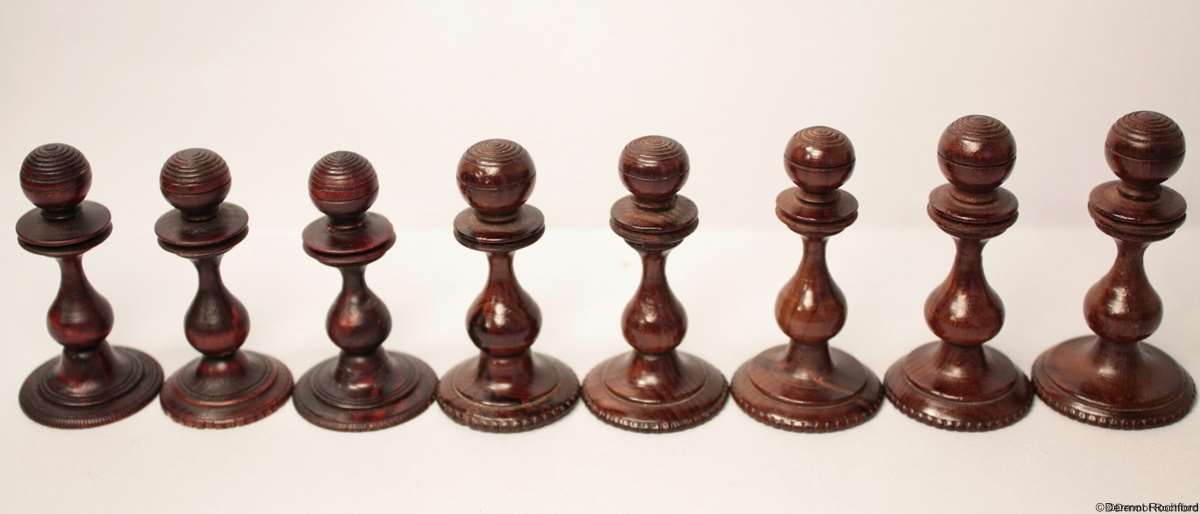 Antique Killarney Chess Set