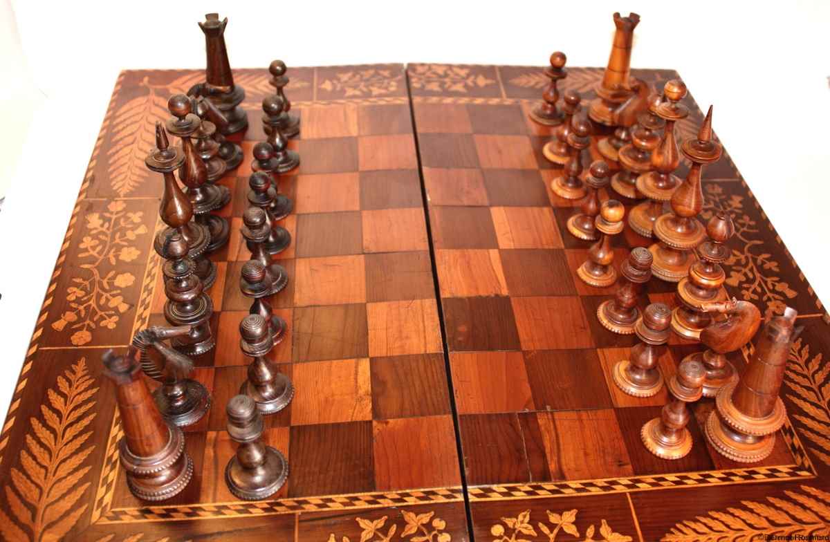 Antique Killarney Chess Set