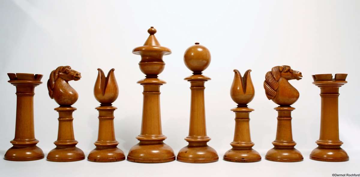 Antique Leuchars Upright Chess Set