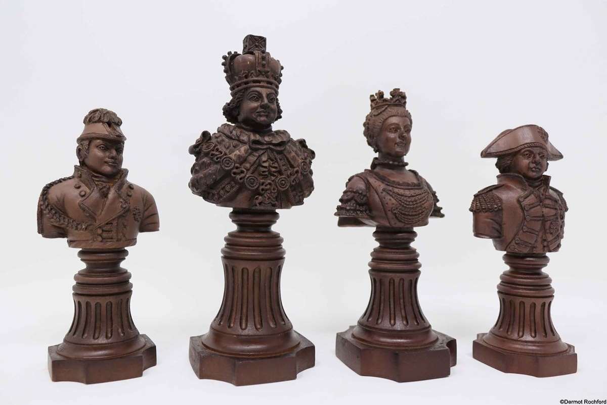 DK Bust Chess Set