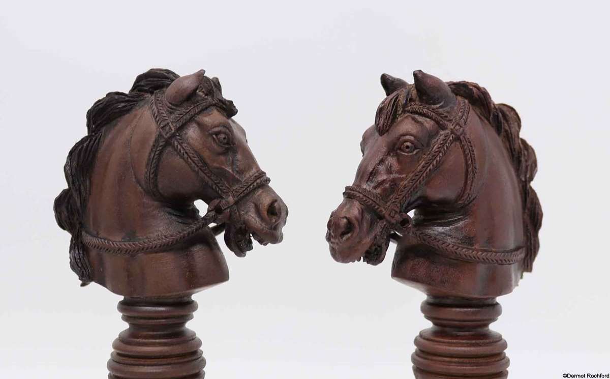 DK Bust Chess Set