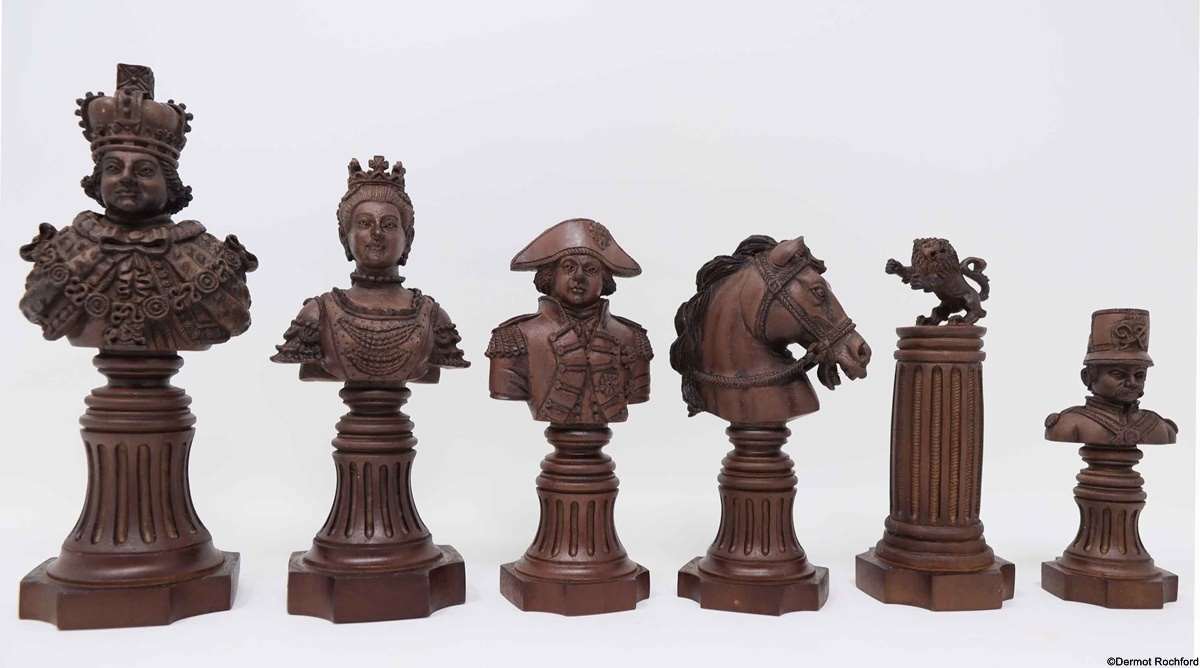 DK Bust Chess Set