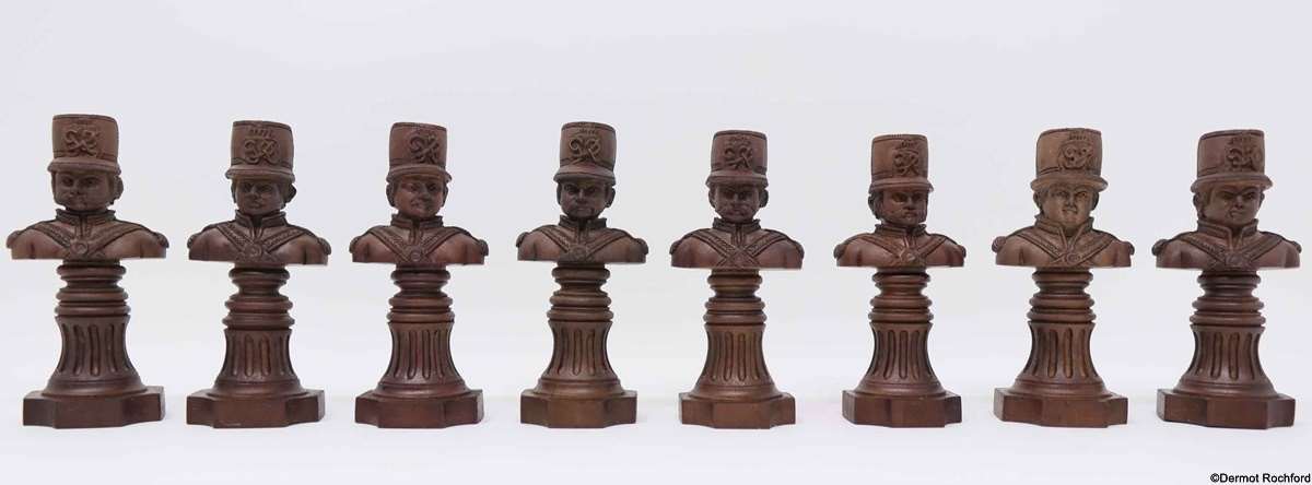 DK Bust Chess Set