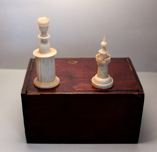 Antique Column Chess Set