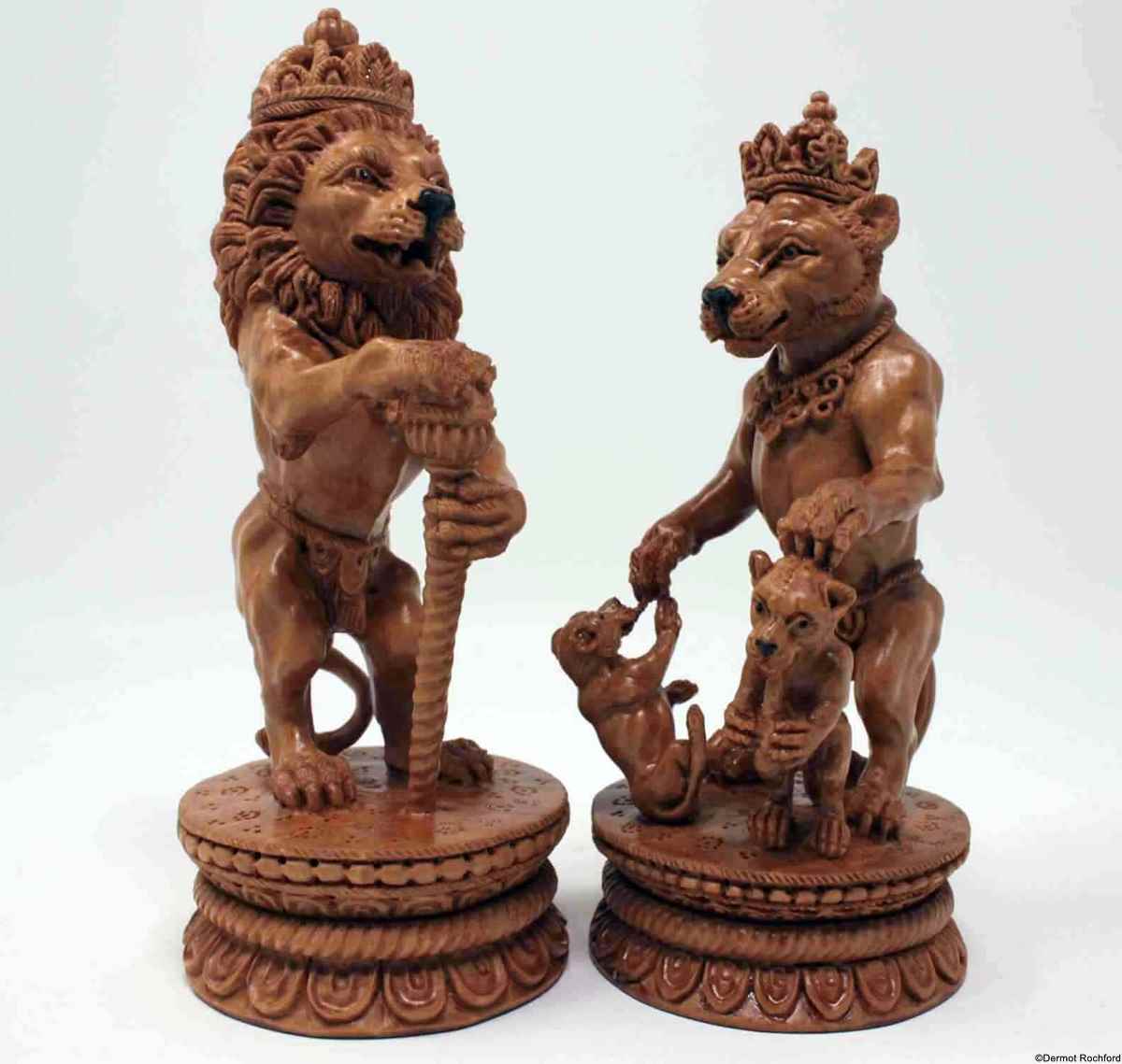 Exceptionally finely carved Reynard Chess Set