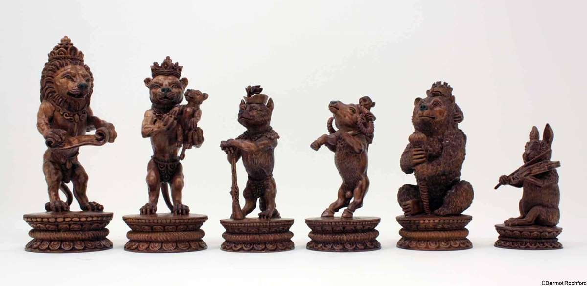 Exceptionally finely carved Reynard Chess Set