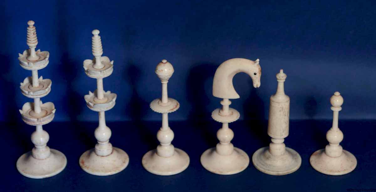 Antique Danish Selenus Chess Set