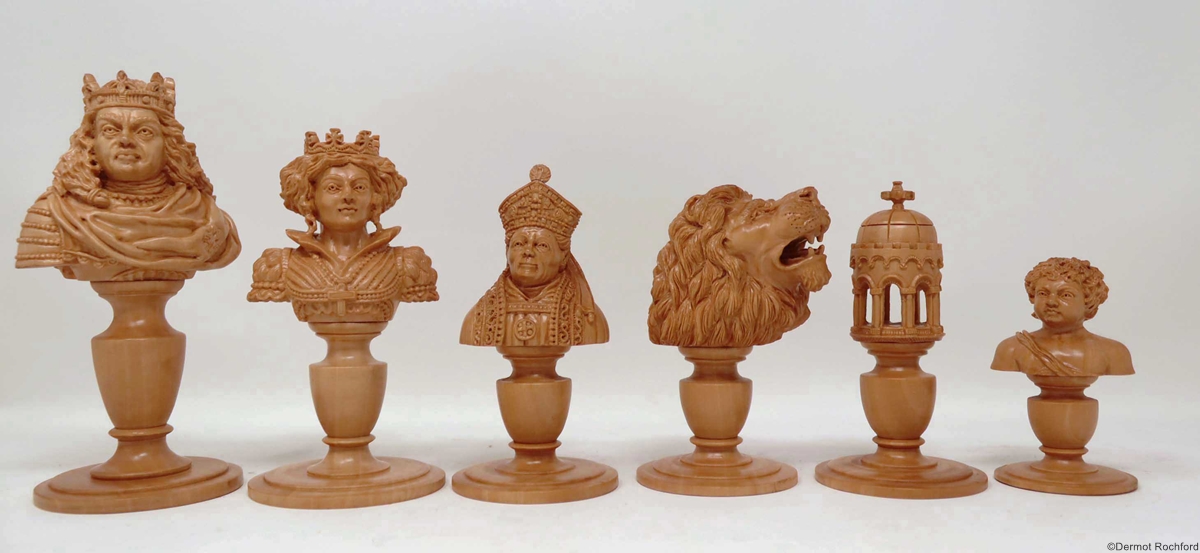 DK Bust Chess Set