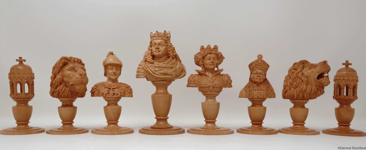 DK Bust Chess Set