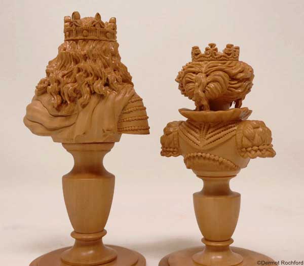 DK Good vs Evil Bust Chess Set