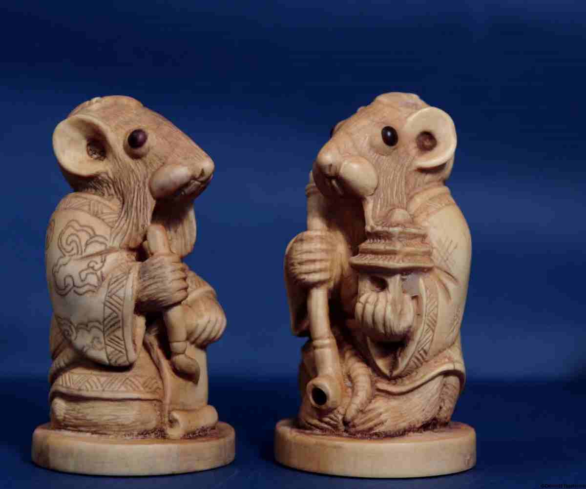 Fine Carved Netsuke Rat Chess Set