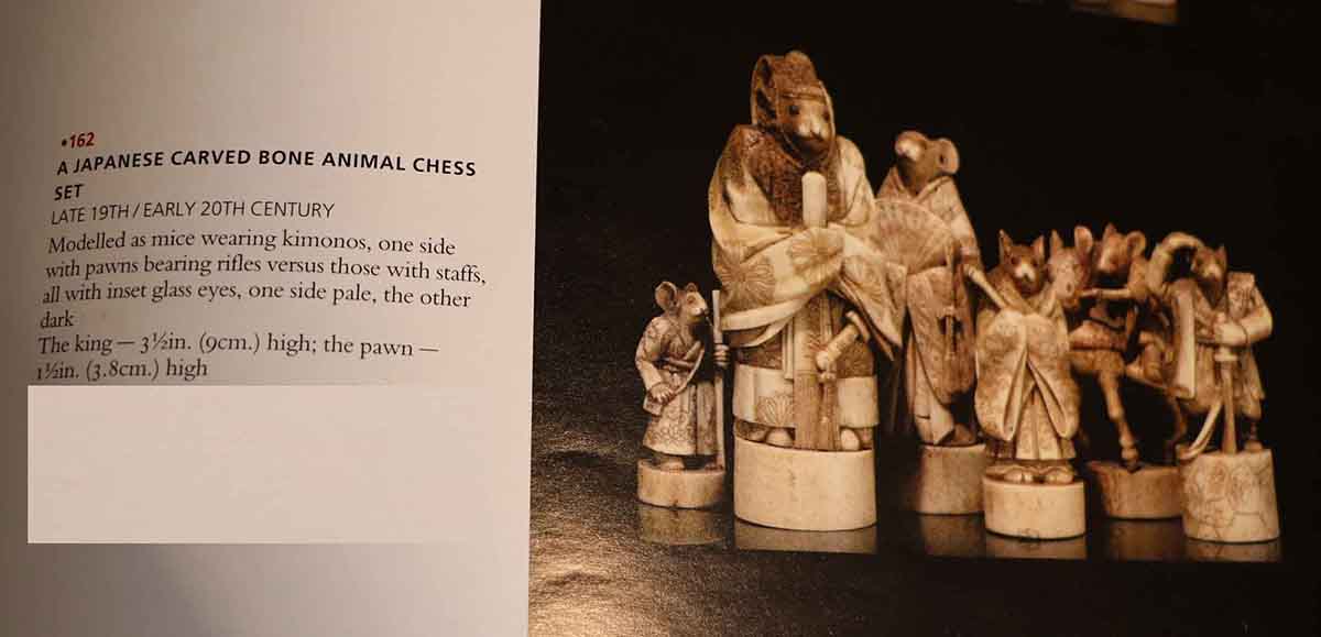 Fine Carved Netsuke Rat Chess Set Ref