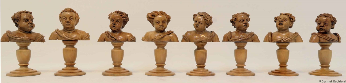 DK Bust Good vs Evil Chess Set