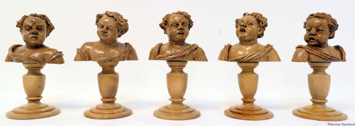 DK Bust Good vs Evil Chess Set