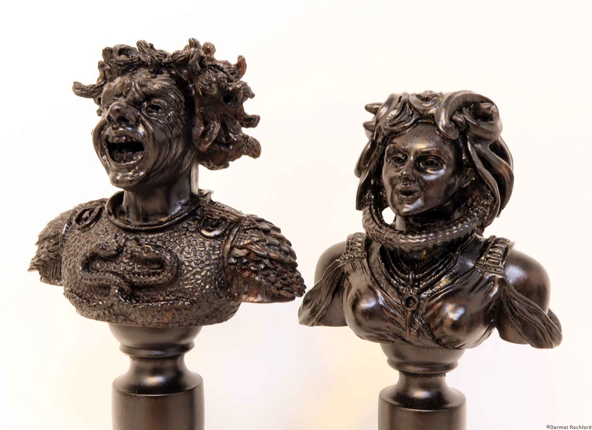 DK Bust Good vs Evil Chess Set