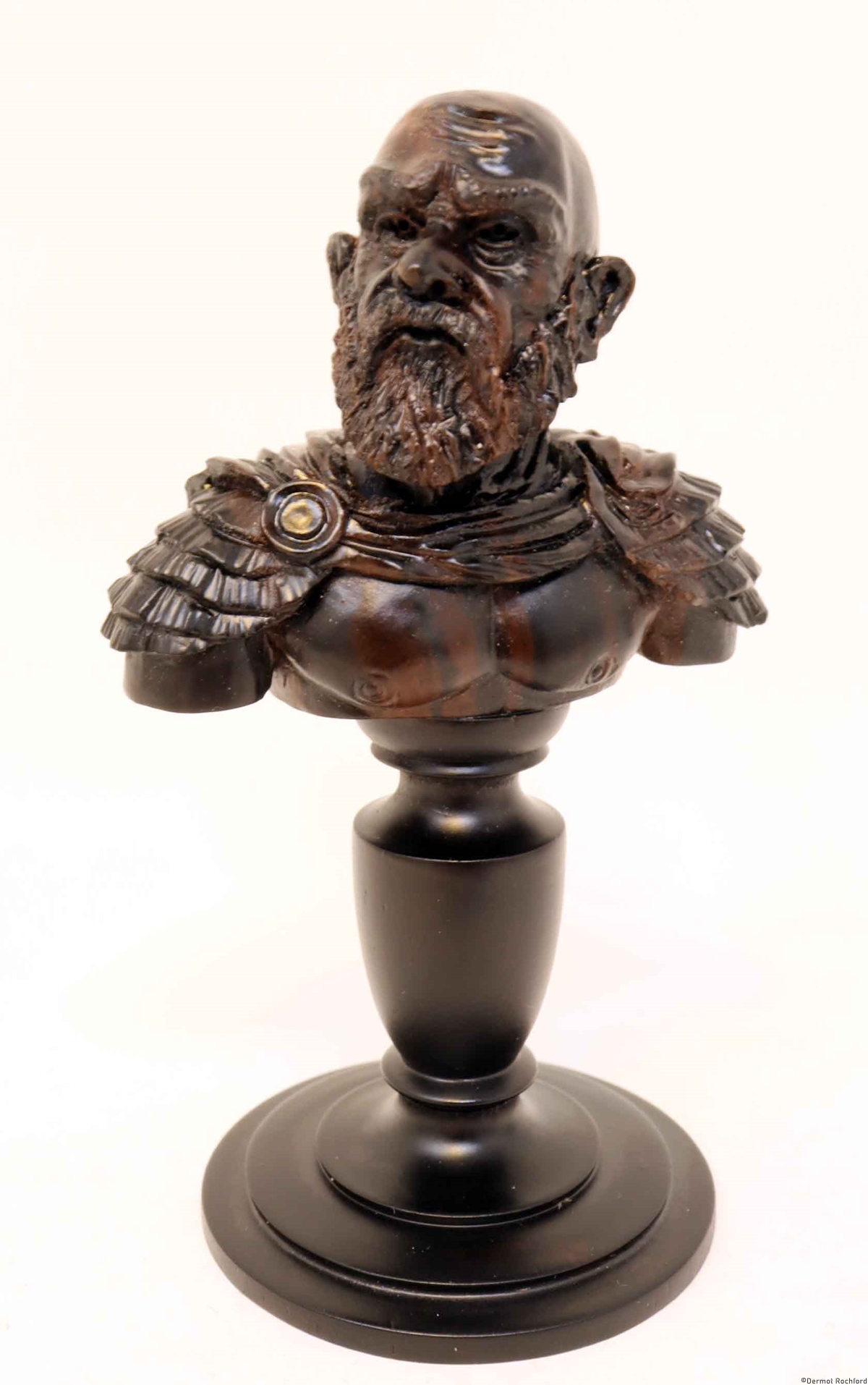 DK Bust Good vs Evil Chess Set