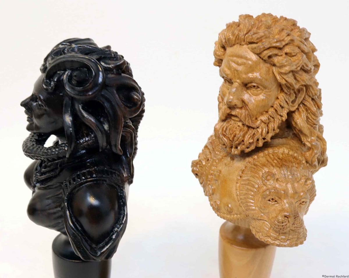 DK Bust Good vs Evil Chess Set