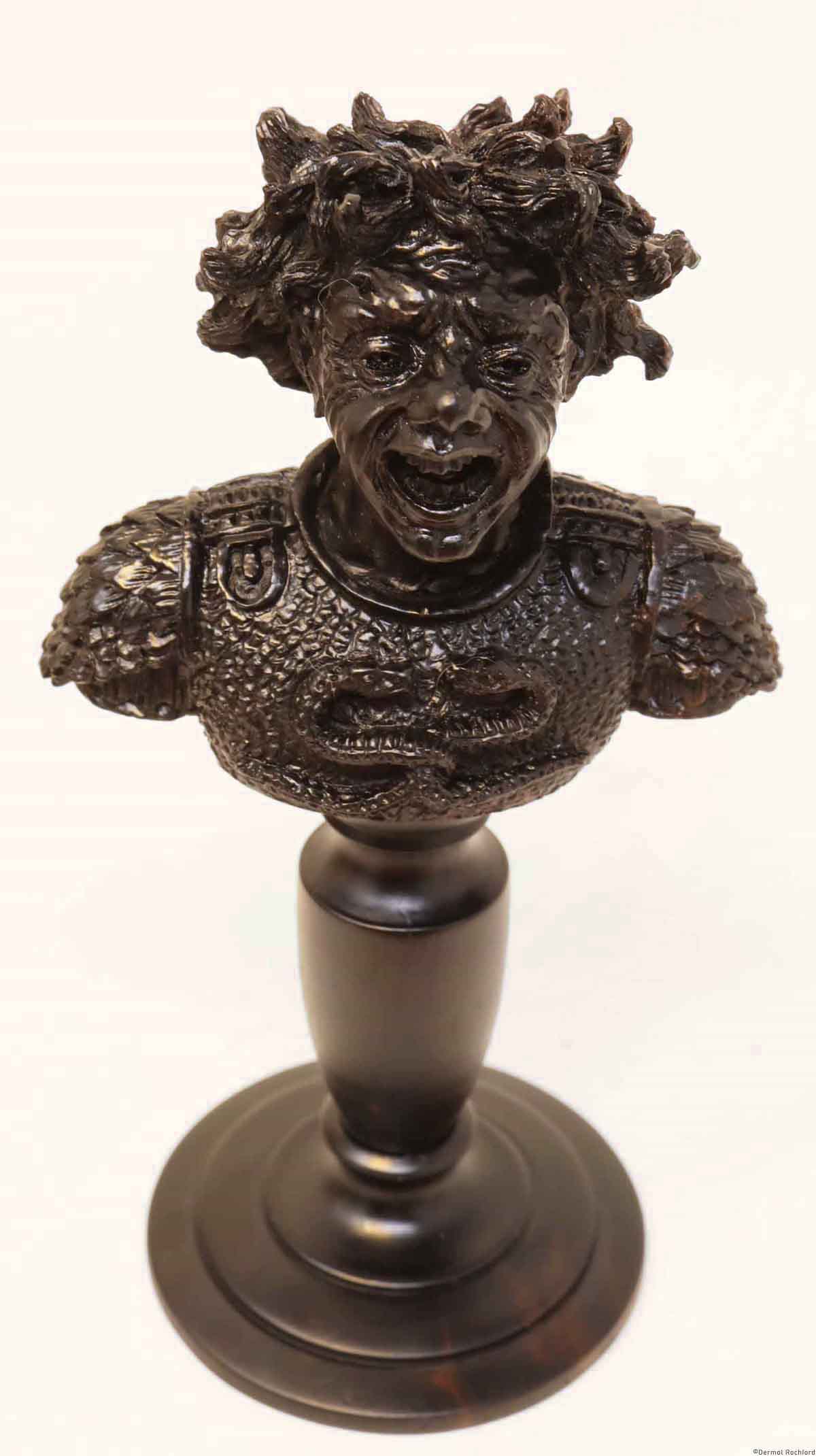 DK Bust Good vs Evil Chess Set