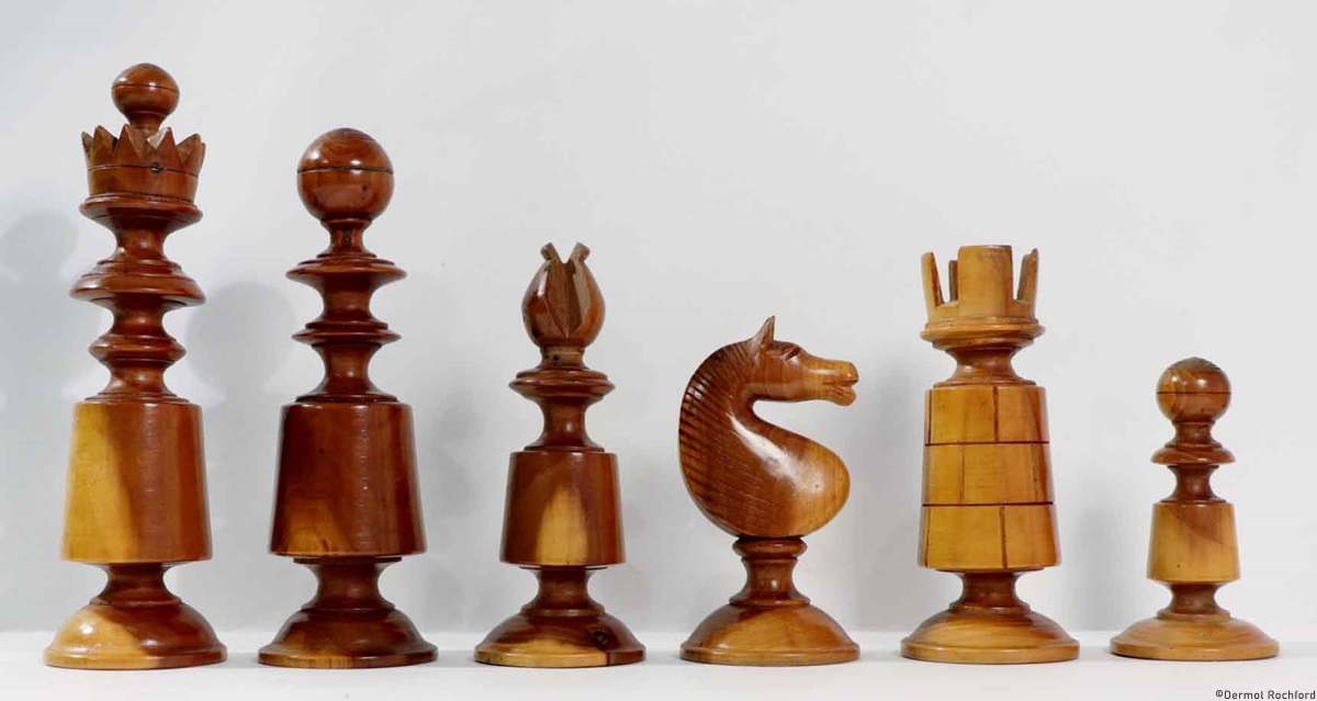 Antique Killarney Chess Set